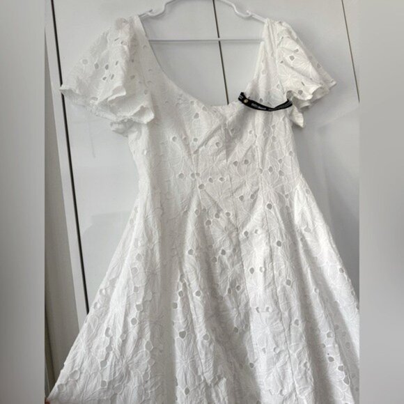 NWT Size MP - Extro&Vert Ada Flutter-Sleeve Broderie Midi Dress - Picture 12 of 13